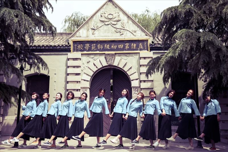 邢台学院毕业季这组毕业照很有感觉