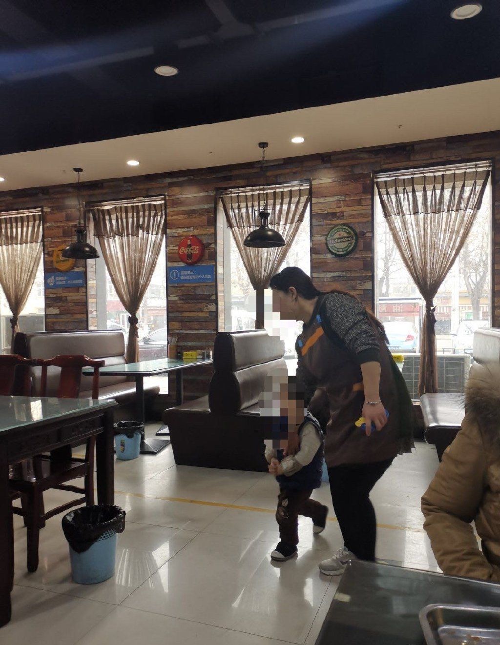 嫌弃老顾客点餐量小服务员态度都变差了