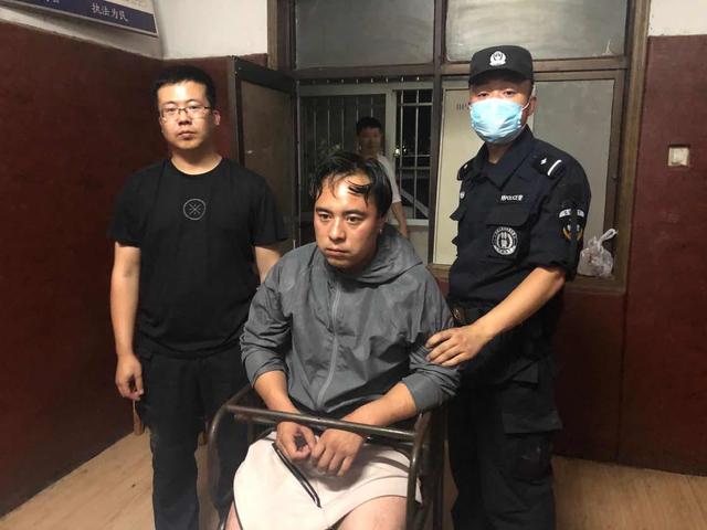 河北邢台:巡线追踪三十里围捕,特警支队联合桥西分局抓获一名网上逃犯