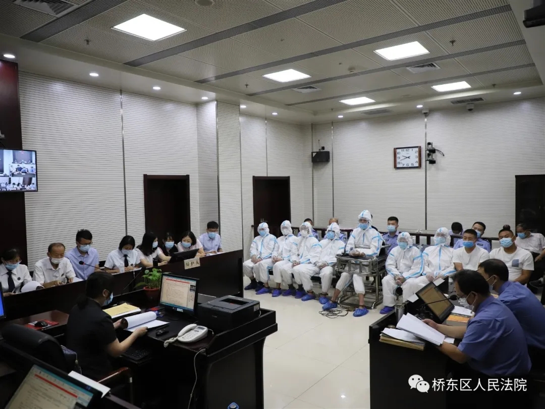 邢台123:襄都区法院公开开庭审理,一起9人涉恶团伙案件